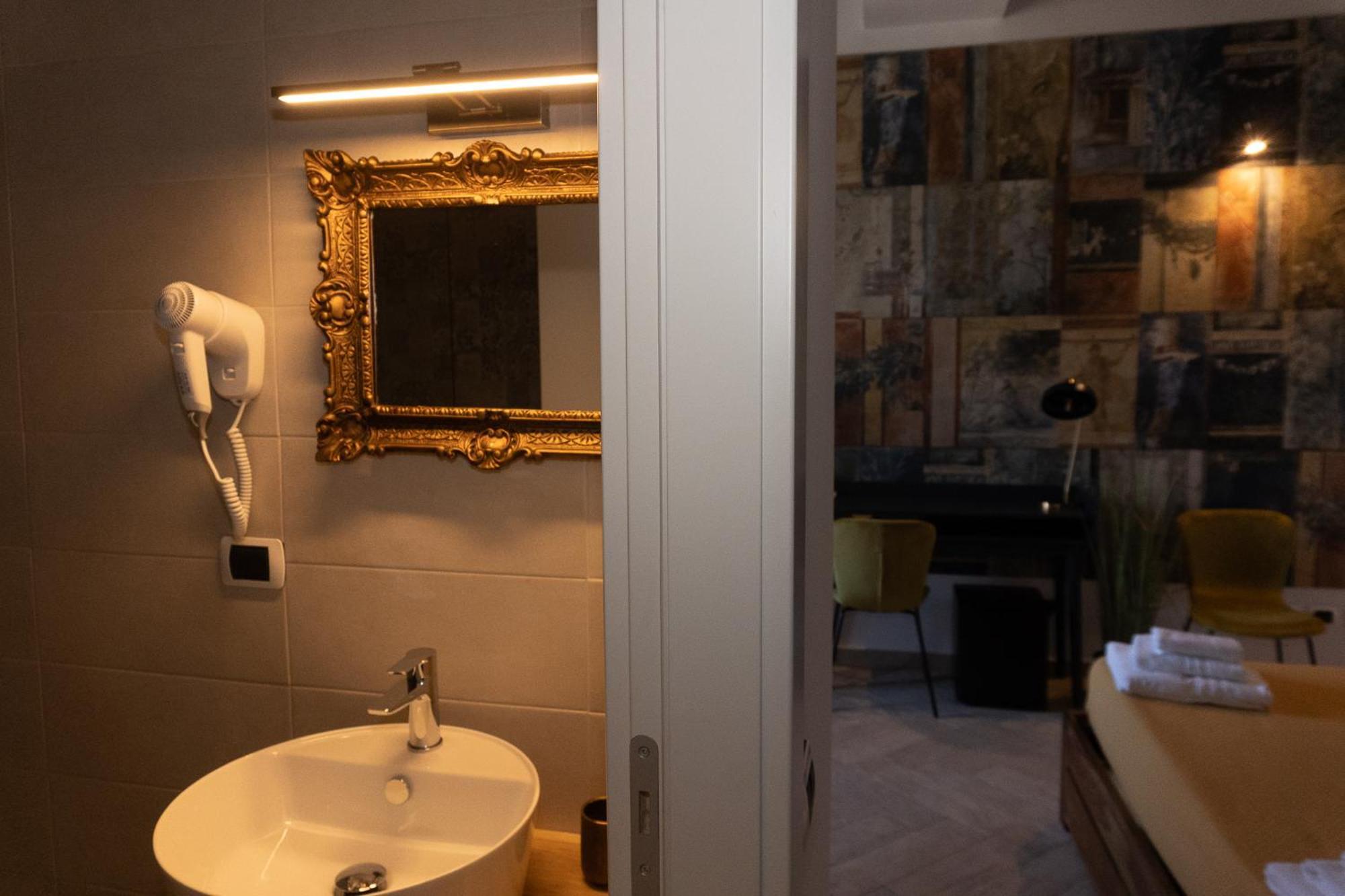 Le Boutique Luxury Rooms Diffused In Historic Center 菲乌米奇诺 外观 照片